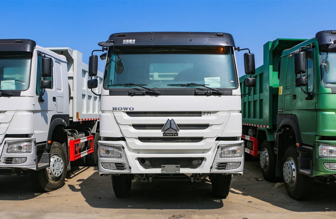 Truk Sino Digunakan 6×4 Truk Pengeboran Howo 371hp Euro 3 Digunakan Di Afrika 6.8 Meter Panjang Kotak