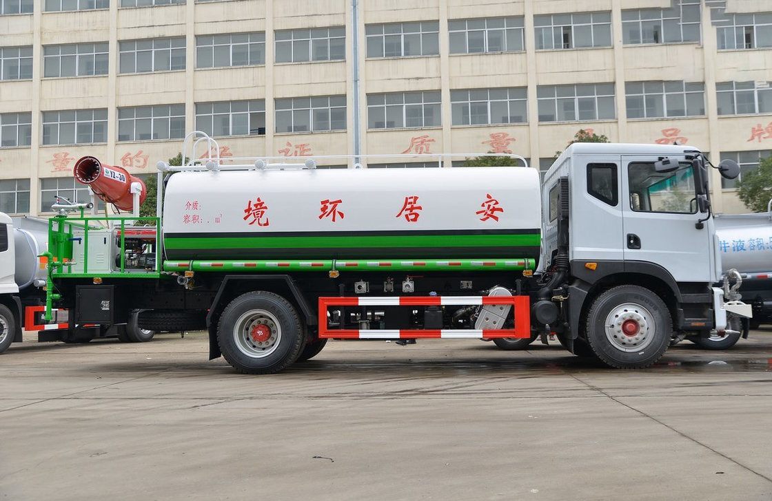 Truk penyemprotan jalanan Dongfeng 4×2 Tangki air dengan meriam atomizer 230hp Mesin Cummins