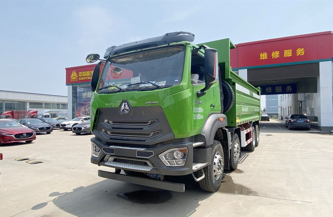 Howo 8x4 Dump Truck 340hp Pengangkutan Limbah Konstruksi Perkotaan 12 Roda Spring Daun