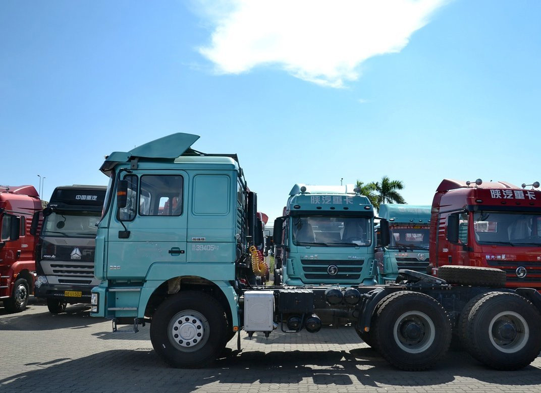 Truk Kepala Traktor Shacman F3000 Kuda 10 Roda 336hp Transportasi produk industri harian