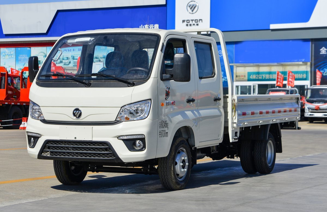 Dikgunakan Mini Cargo Truck Mesin bensin 122hp Putih Warna Pengemudi Tangan Kiri Pengisian 3 Ton LHD