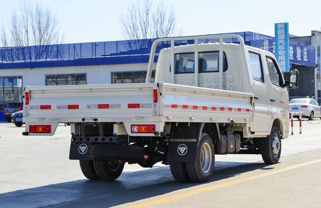 Dikgunakan Mini Cargo Truck Mesin bensin 122hp Putih Warna Pengemudi Tangan Kiri Pengisian 3 Ton LHD