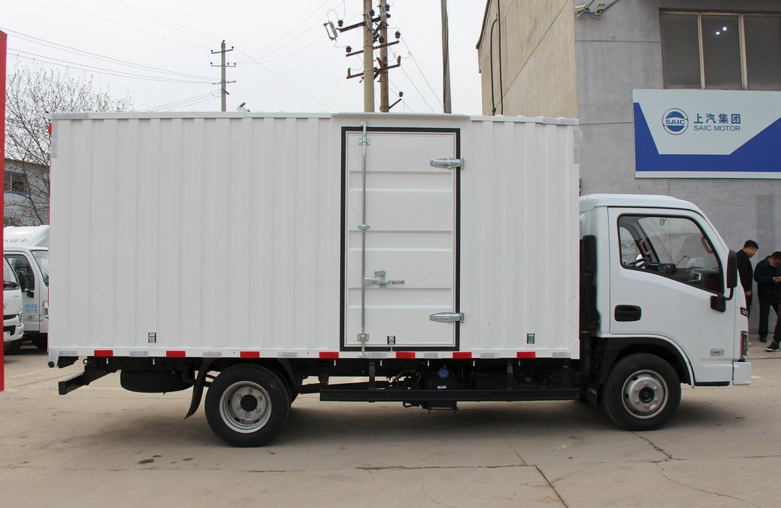 Van Cargo Truck SAIC Mini Truck 13.5m3 Box Single Cab Leaf Spring Mesin Diesel Untuk Afrika