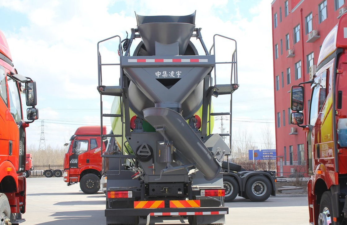 Truk Pengaduk Beton Mesin Pengaduk Semen FAW Lama 6*4 Dengan 10 Roda 5 Tanker Kubik Double Axle