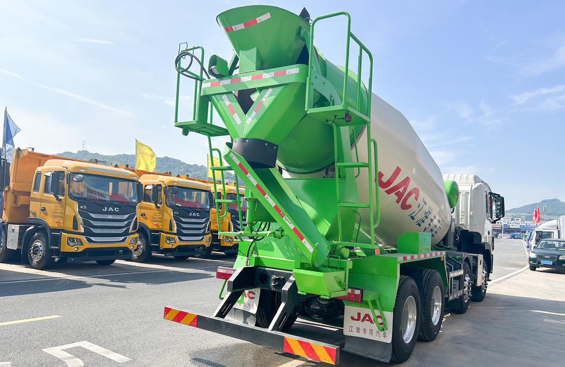 Truk Beton Mobil 7-8m3 Tanker Cement Mixer Truk Merek Cina JAC Yuchai 350hp