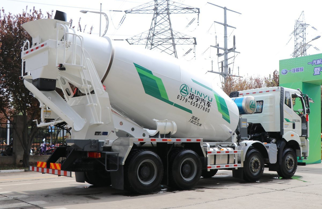 Truk Pengaduk Beton 12 Roda 8*4 Pengaduk FAW 375hp Satu kabin tidur 8 Tanker kubik