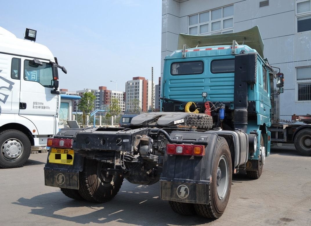 Traktor Truk 4×2 Baru Shacman Horse Head Weichai 336hp Euro 3 Emisi Single dan Half Cab