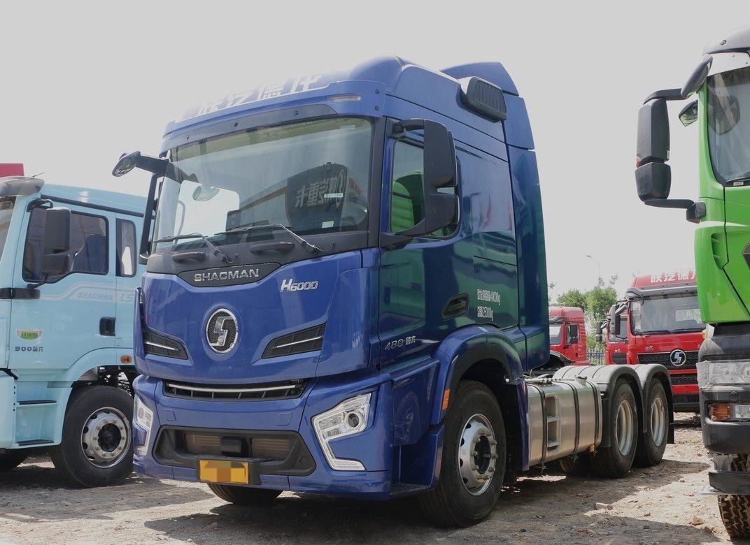 Traktor Unit Truk Biru Warna Kabin atap tinggi 480hp Shacman H6000 Prime Mover Quick Gearbox