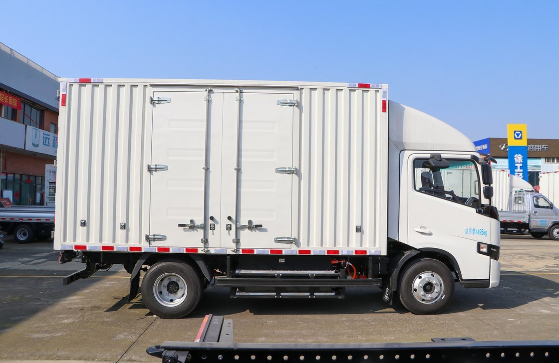 Kothak Truk Geely Truk Listrik Murni Energi Baru Bahan Bakar 4 * 2 Van Kothak 4 Meter A / C
