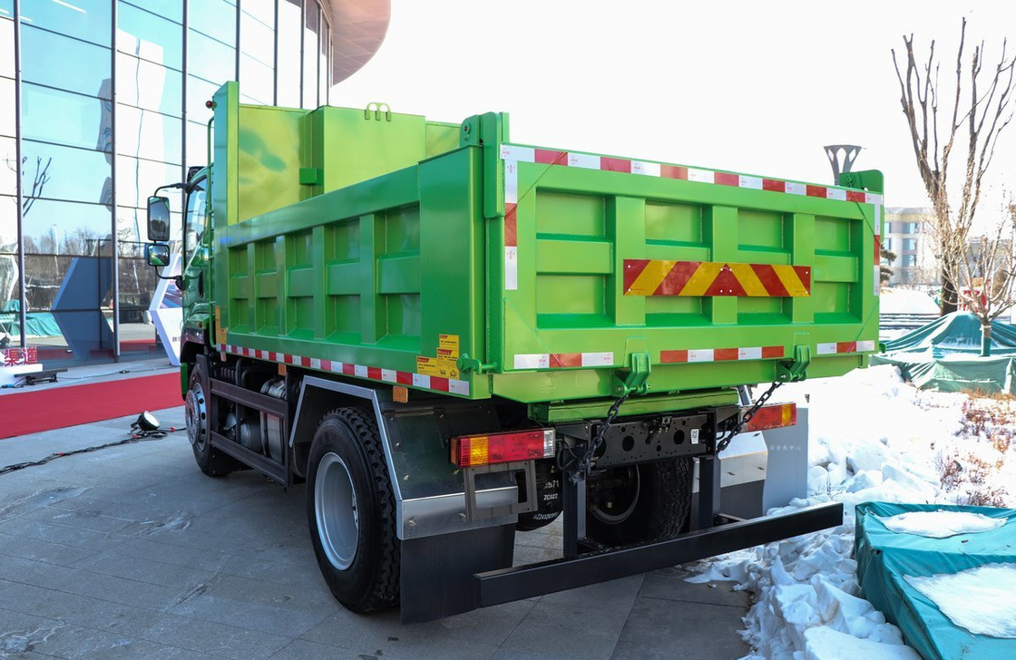 8 Ton Truk Pengeboran Kecil Untuk Dijual Shacman Tipper 3,75 Meter Box Single Axle 200L Tanker Minyak