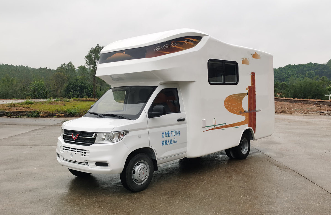 Kotak Truk Kontainer Wuling Mobil Rumah Mobil 5,8 Meter Dengan Toilet Tempat Tidur Nyaman Dan Sofa