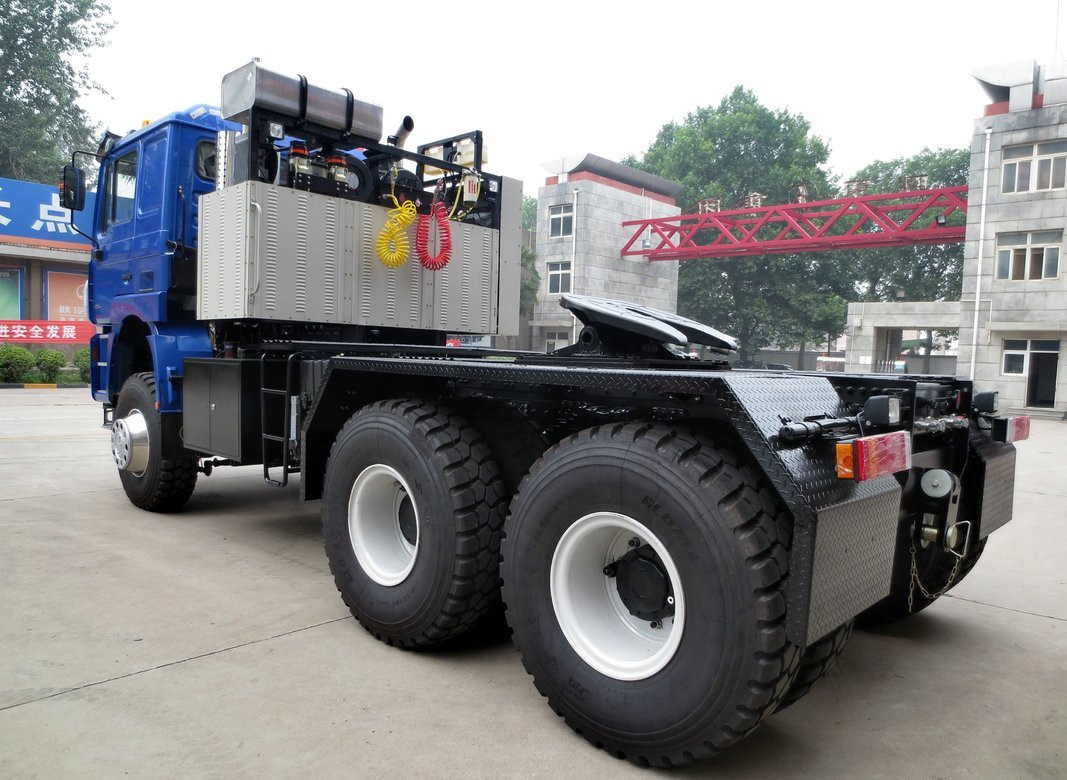 Traktor Truk Digunakan 6 * 6 Full Drive Shacman Prime Mover Cummins 600hp Mesin Dengan 10 Ban