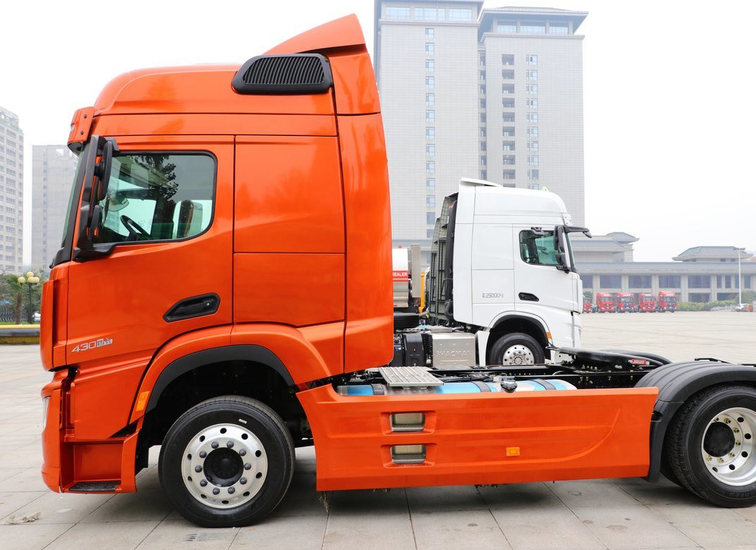 Traktor Truk Truk Baru 4*2 Shacman H6000 Single Axle Weichai 430hp Satu dan setengah baris
