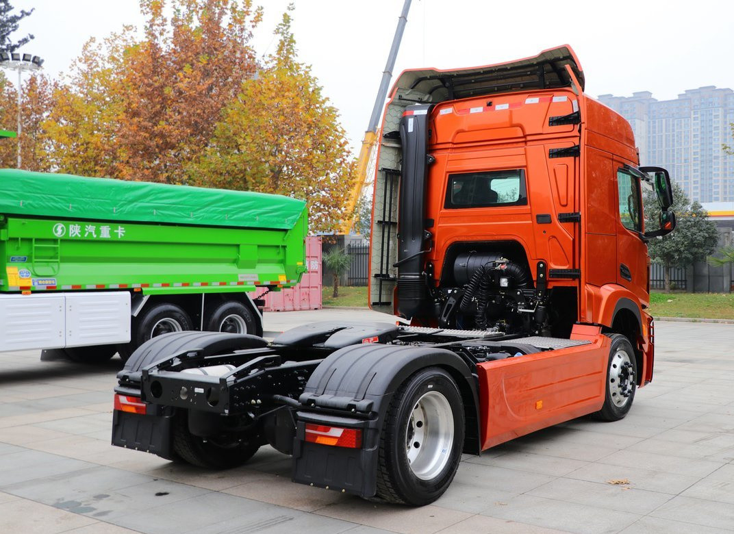 Traktor Truk Truk Baru 4*2 Shacman H6000 Single Axle Weichai 430hp Satu dan setengah baris