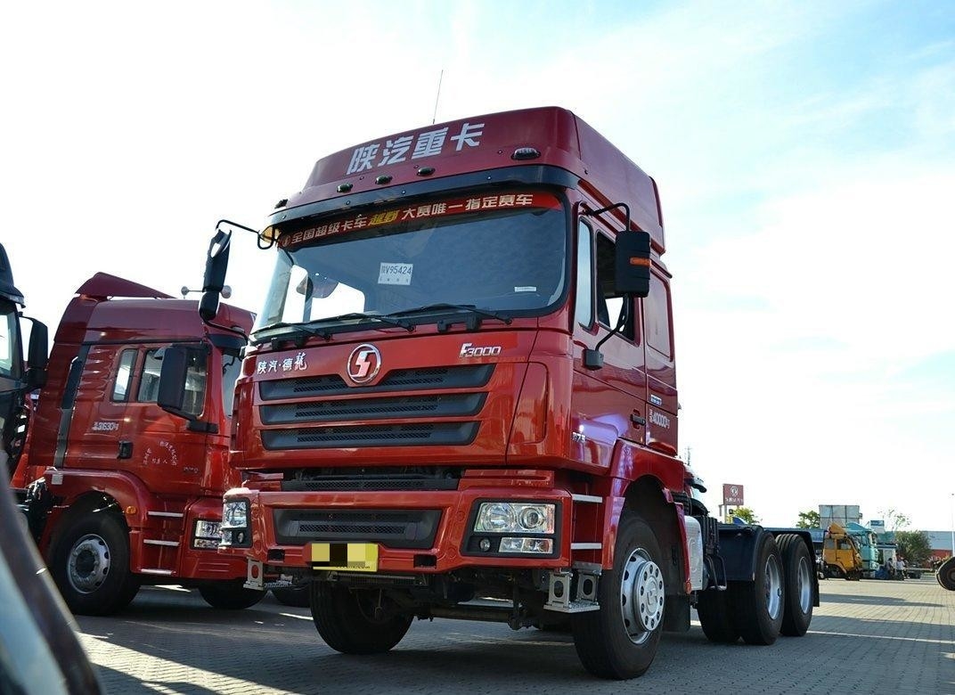 Shacman Traktor Truk F3000 Kabin Atap Tinggi 10 Ban Weichai 375hp LHD/RHD Penggunaan Baik Di Afrika
