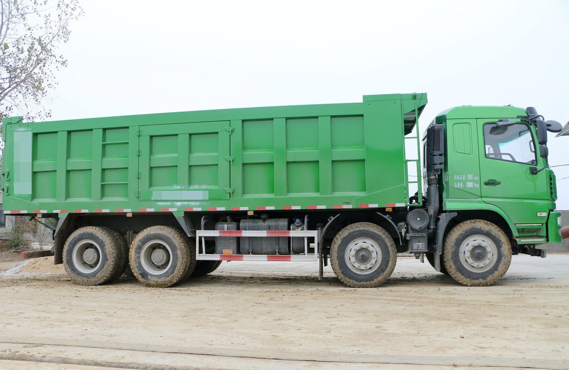 Shacman Dipakai Truk Tipper X6 Heavy Duty 8*4 Dumper 300hp Muatan 30-50 Ton LHD/RHD