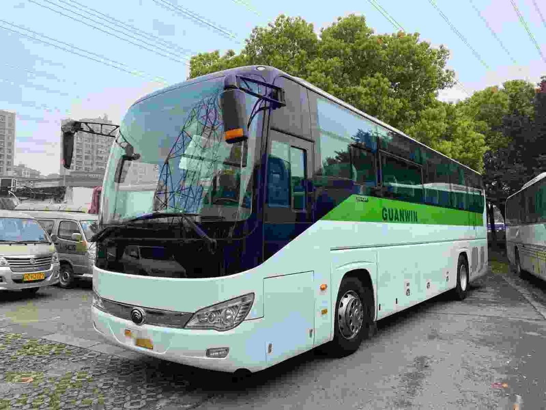Bus mewah bekas YUTONG Tahun 2015 Euro-IV Emisi 51 kursi Ruang bagasi besar