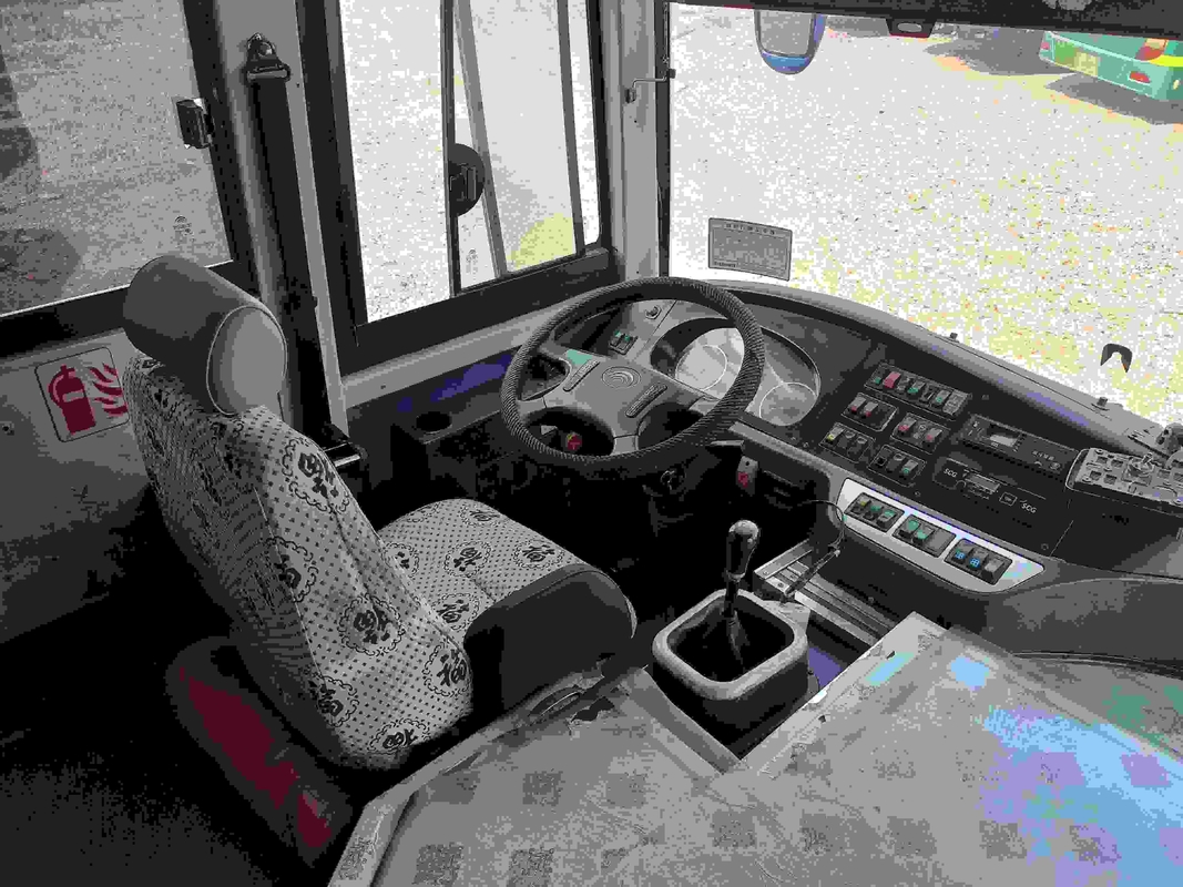 Bus Ekspres Nasional Efisiensi Tinggi Menggunakan Bus Pelatih Yutong 35 Kursi 2 + 2 Tata Letak