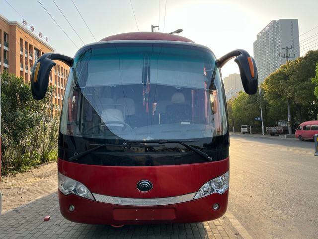 39 kursi YUTONG 2nd hand coach, bus diesel bekas 2010 Tahun Euro III standar emisi