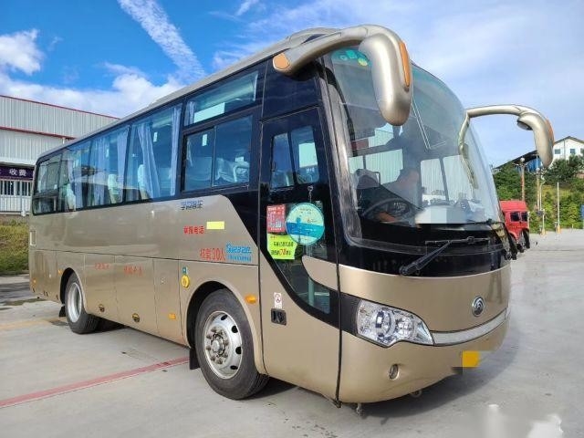 Second Hand Youtong Coach Bus ZK6808 Left Hand Drive 30 Seat Leaf Spring Penggunaan di Afrika