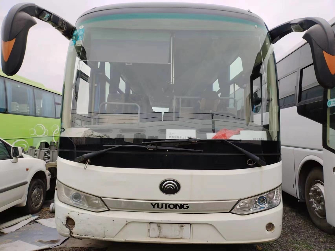 Sepeda motor bekas Yutong 2 By 3 Seat Layout 59 Seater Second Hand Bus 2016 Tahun Baik A/C