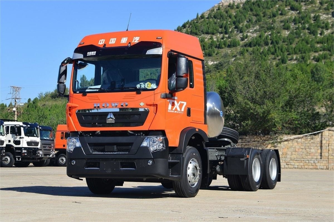480HP HOWO Traktor Nasional VI Standar Emisi Deflector Belakang Double Axle LNG
