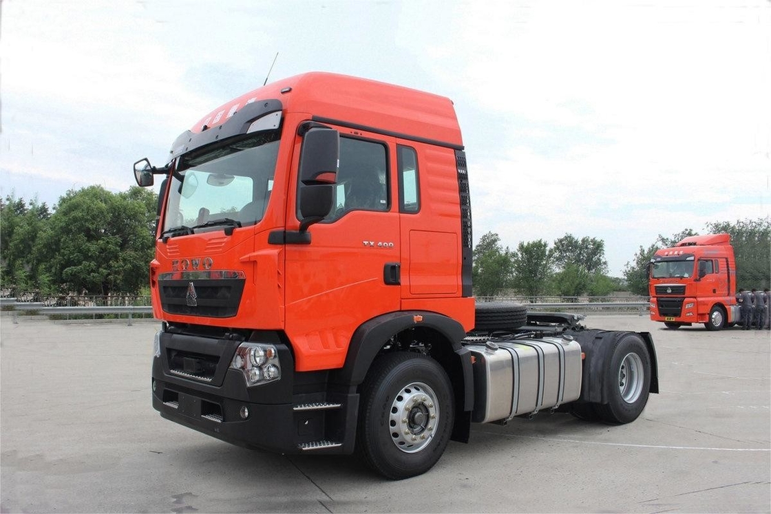 400 HOWO Traktor Truk 12 Kecepatan 4*2 6 Ban 6 Silinder Single Row Semi Diesel Engine Traktor