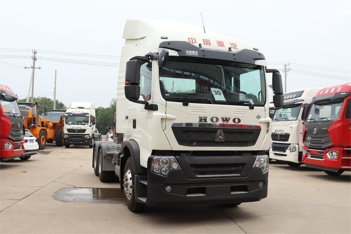 HOWO Single Row Semi TX Heavy Truck 440HP 6X4 12gear Dual Drive LNG Tractor Nasional VI