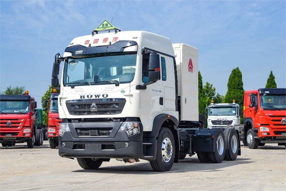 HOWO Truk berat 460HP 6X4 CNG Barang Berbahaya Traktor Nasional VI Delapan roda belakang