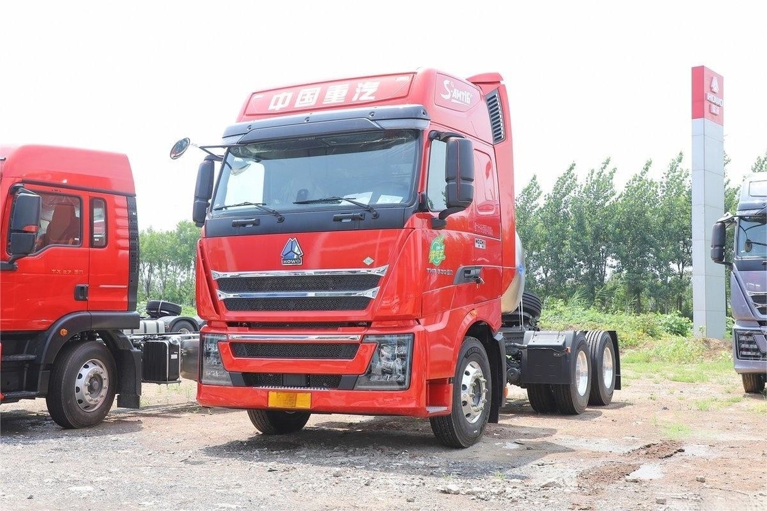 HOWO Heavy Truck 530 Horsepower 6X4 Nasional VI LNG Traktor Truck Shroud Side Air Deflector