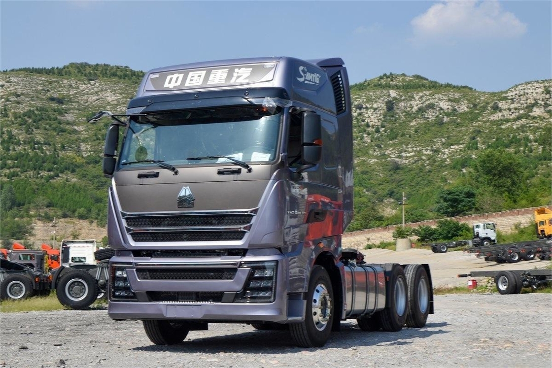 HOWO TH7 Truk 610HP 6*4 AMT Otomatis Barang Berbahaya Traktor Truk Deflector atap tinggi
