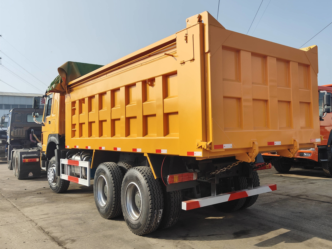 Sino Truck Dumper Baru Ember Besar 30 Ton 6 * 4 Howo Tipper Dengan Tutup Ban Baru Single Sleeper