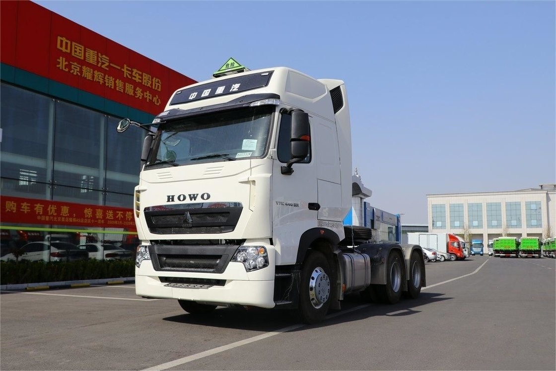 T7H Truk Berat Dengan AC Deflektor Buffer Hidraulik 6X4 Traktor Barang Berbahaya