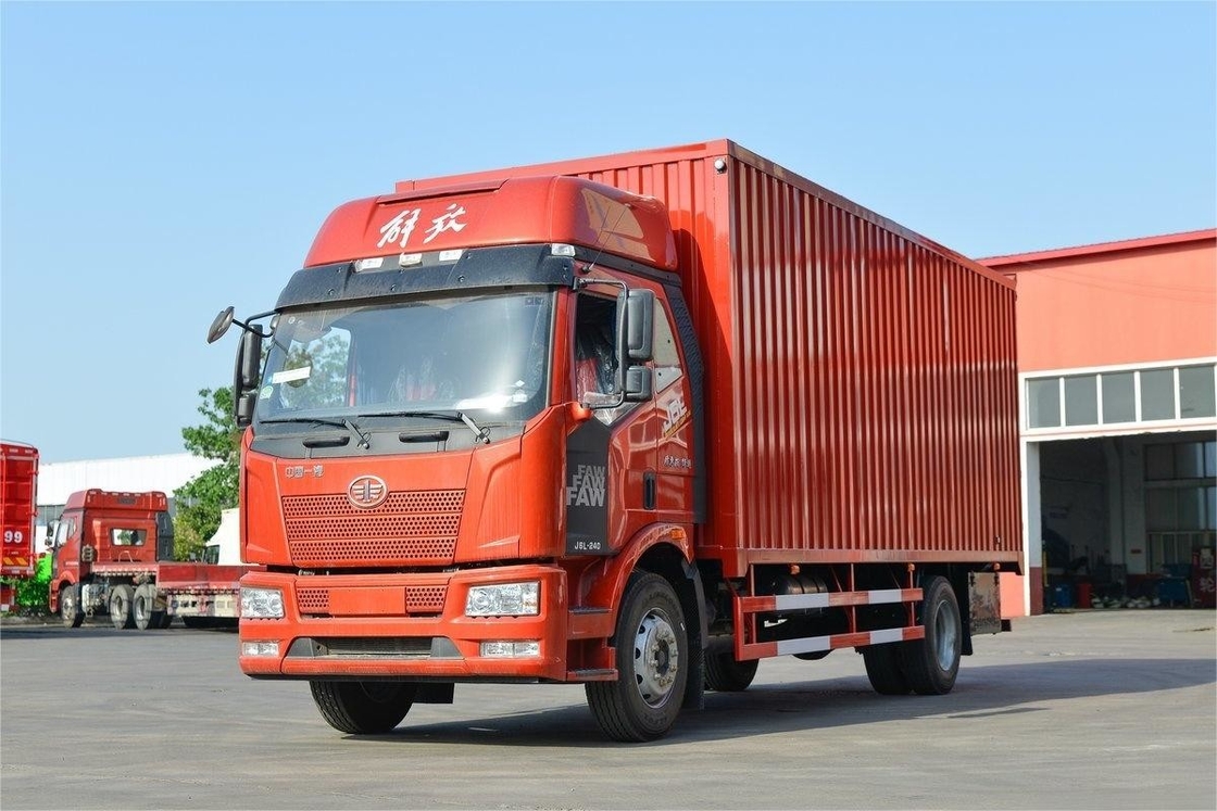 FAW J6L Single Axle Jiefang Medium Truck 240HP 4X2 8-Speed 6.8m Van Truck Pintu Sisi