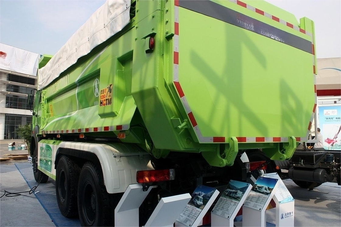 Beiben Heavy Truck 336HP 6X4 5.6m Diesel 12 Gears U-Shaped Muck Truck Dengan Tutup Tarpaulin