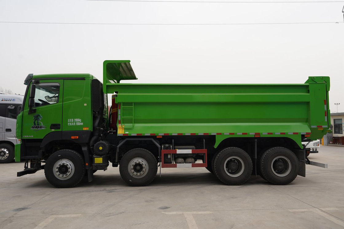 Foton Auman GTL Dump Truck 490HP 8X4 AMT 12-Speed Otomatis 6.8m Rear Dump 360-Degree Imaging