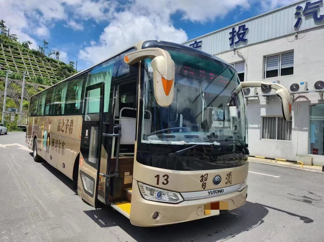 Bus Wisata Bekas 52 Kursi Tahun 2020 Yutong Shuttle Bus ZK6125 Warna Champagne