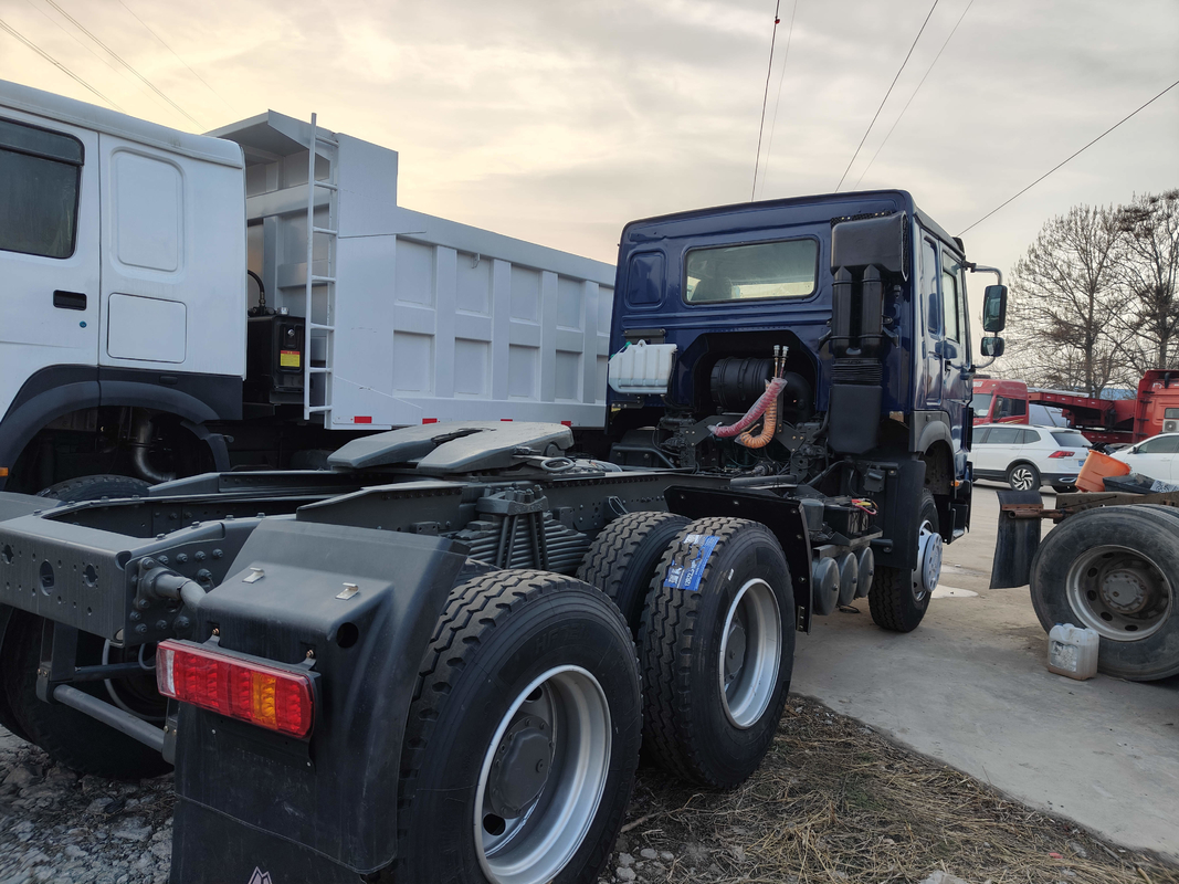 Truk Traktor Sino Digunakan dari Cina Mesin Diesel 371hp Truk Truk Howo Transportasi Berat
