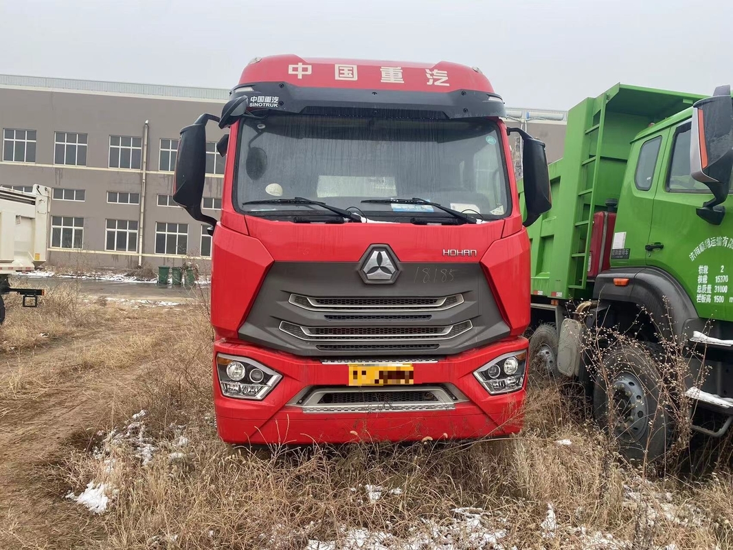 Sino Truck Leaf Spring Weichai 440hp Mesin kuat Hohan Traktor Kepala 6 * 4 atap tinggi Dengan A / C