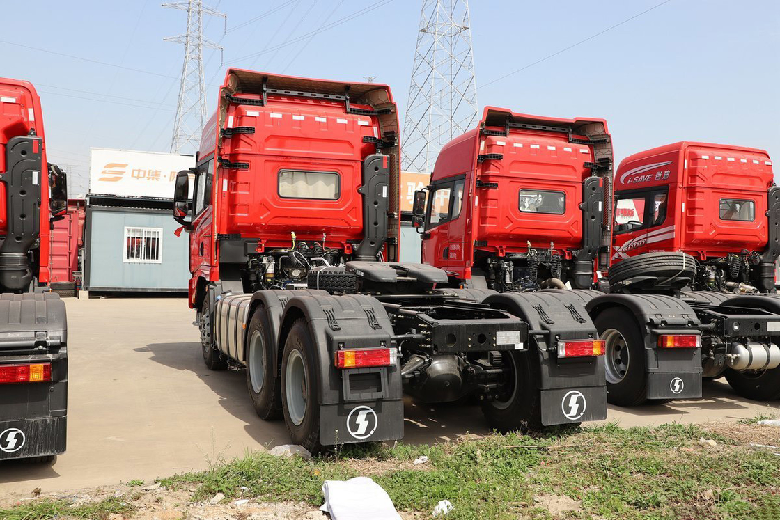 Shacman Traktor Truk Lantai Lantai Tinggi Diesel 12 Kecepatan 650hp 6x4 X5000 Model