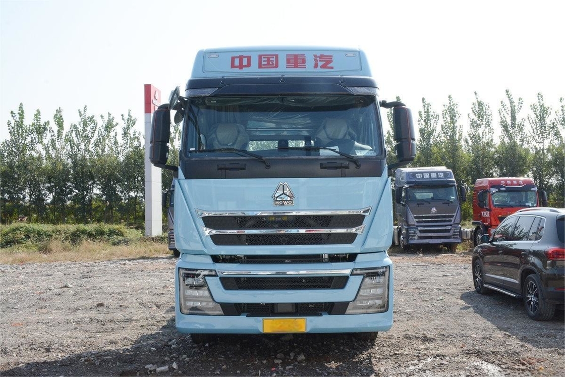 Howo Traktor Truk Nasional VI 6X4 AMT Otomatis Belakang Double Axle Belakang Delapan Roda 570HP