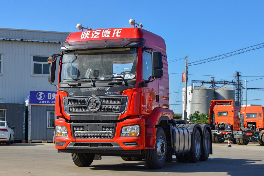 Deflektor atap tinggi Airbag kursi suspensi empat titik 430HP 6 * 4 M3000s Shacman Traktor Truk