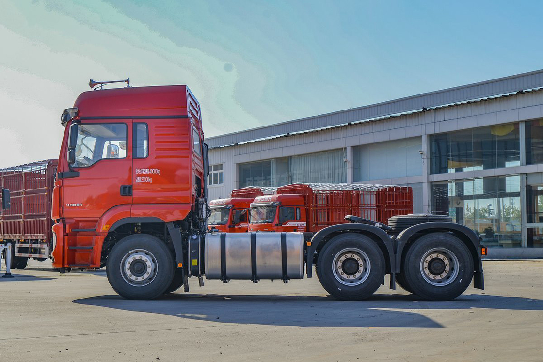 Deflektor atap tinggi Airbag kursi suspensi empat titik 430HP 6 * 4 M3000s Shacman Traktor Truk