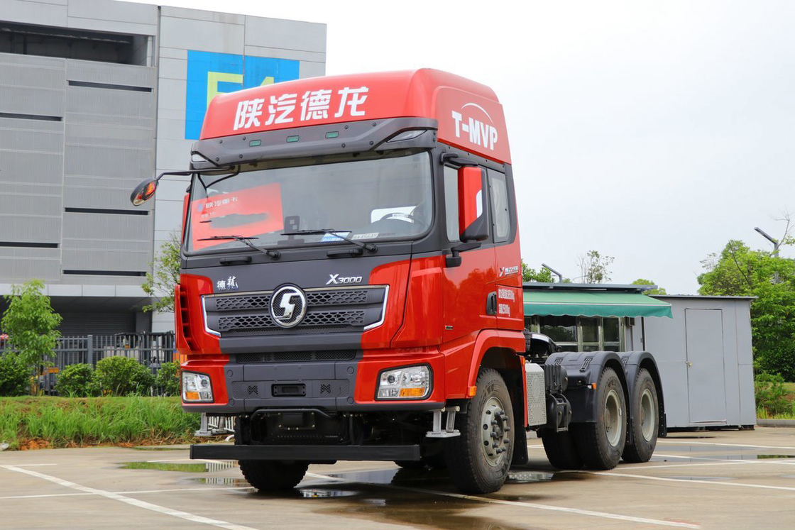 Air conditioned Air Deflector Air Bag Shock-Absorbing Seat Diesel 550HP Shacman Traktor Berat