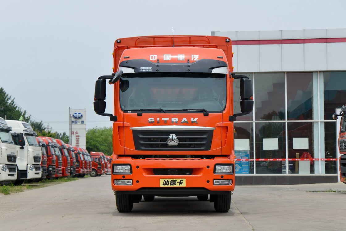 Orange Body AMT High Roof Air Deflector Diesel 8 Kecepatan 250HP 6.8m Sitrak Fence Truck