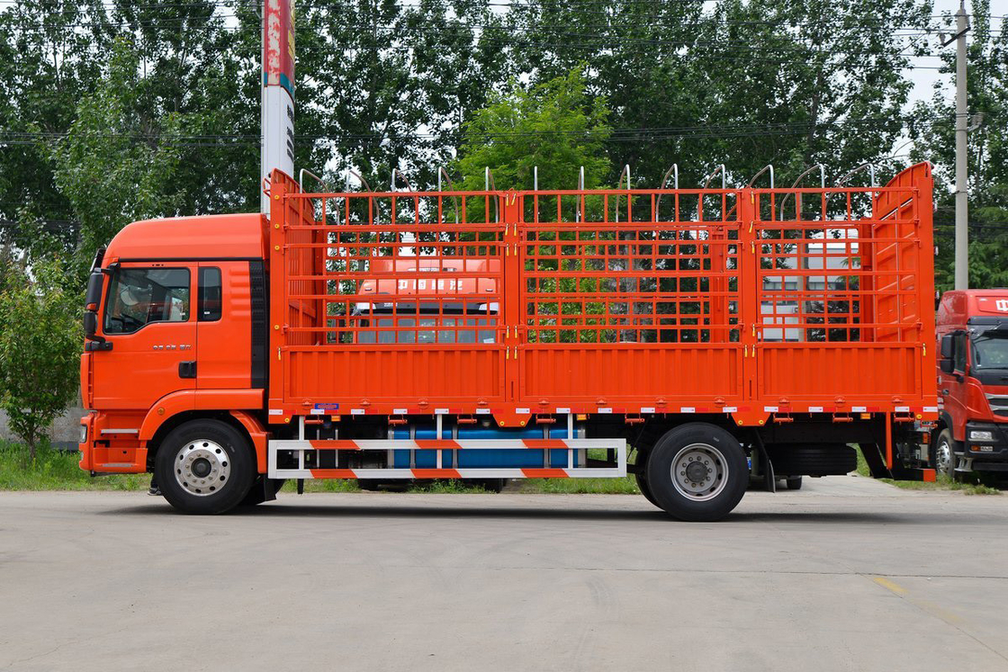 Orange Body AMT High Roof Air Deflector Diesel 8 Kecepatan 250HP 6.8m Sitrak Fence Truck