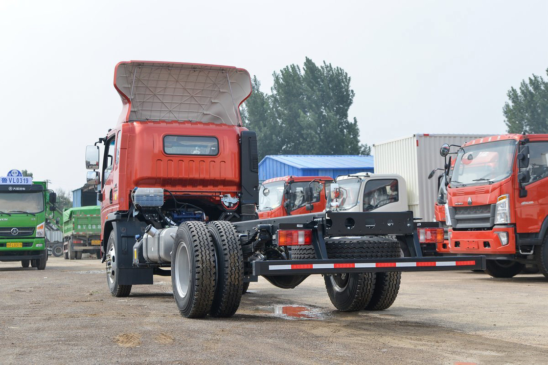 Sinotruk High Roof Deflector 190hp Howo Truck Chassis Dapat Dipasang Dengan 5.75m Fence Truck