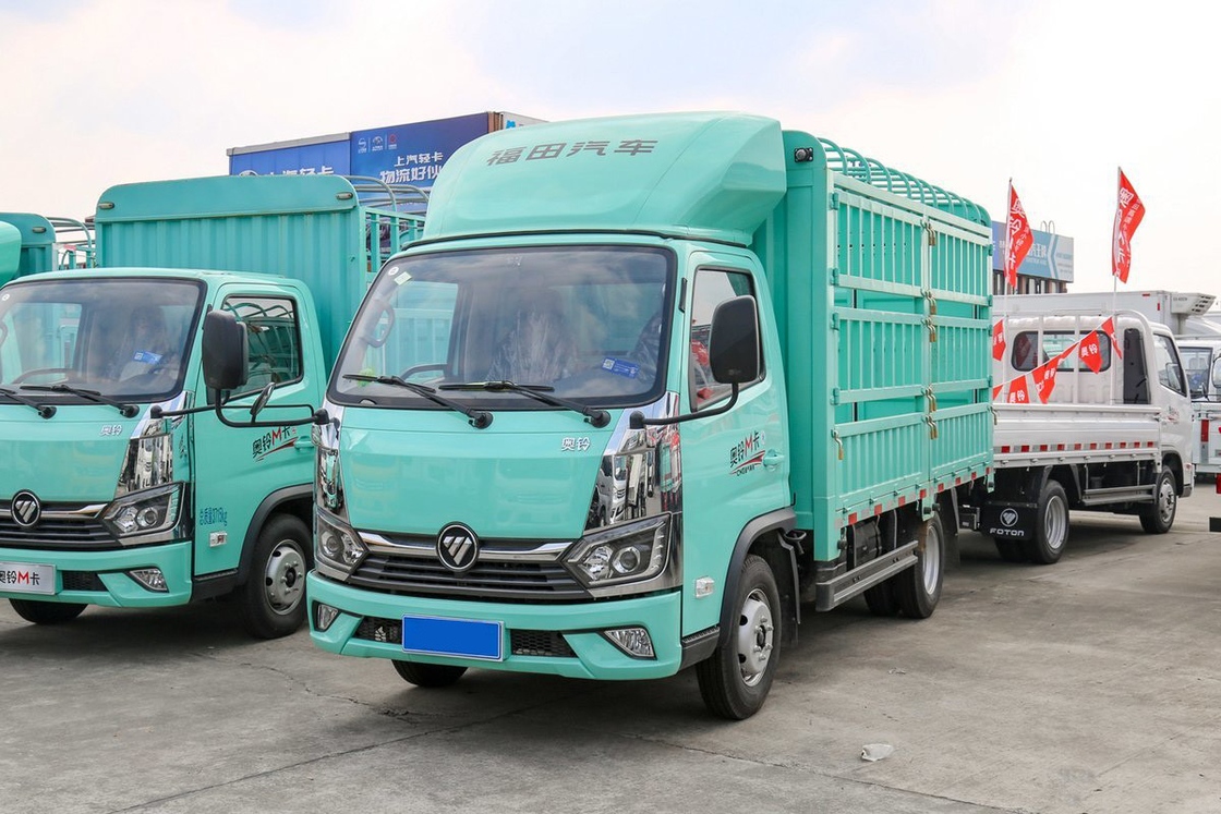 Foton Auman Mini Truk 2.0L 127HP CNG 3.815m Tinggi atap deflektor pagar Truk shock-absorbing kursi