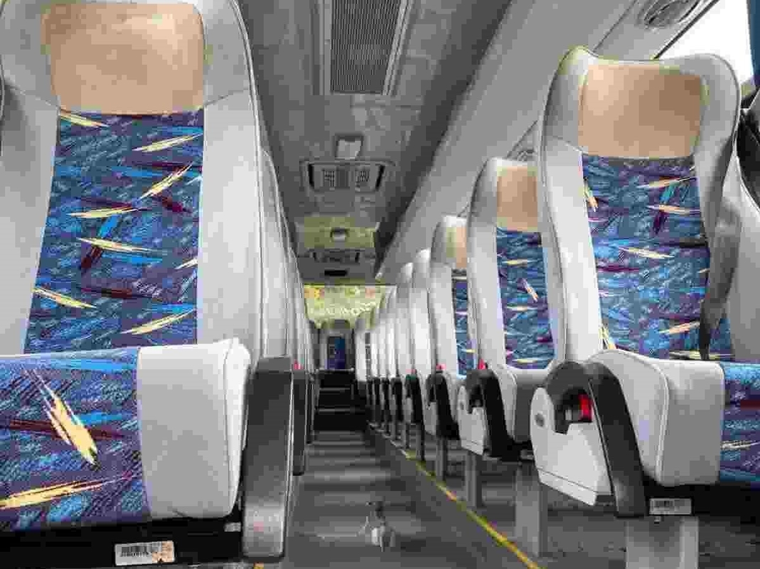 Bus mewah bekas YUTONG Tahun 2015 Euro-IV Emisi 51 kursi Ruang bagasi besar