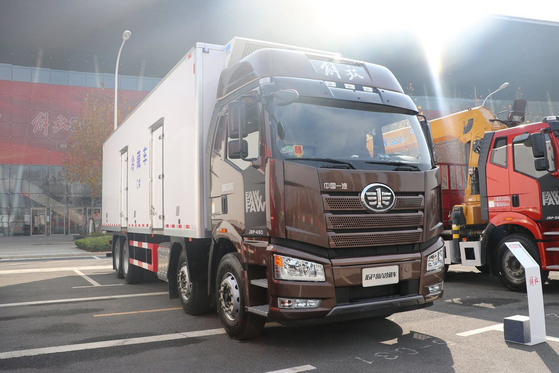 FAW Jiefang CA5320 J6P Truk Berat Truk Dingin Diesel 12 Gir 420 Hp 8X4 9.2m Kargo Box Tiga Pintu